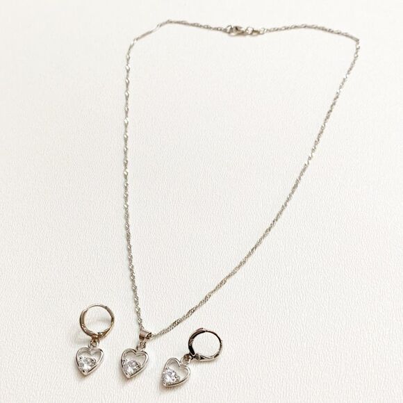 Sterling Silver Cubic Zirconia Necklace Set (Q1) - Picture 3 of 5